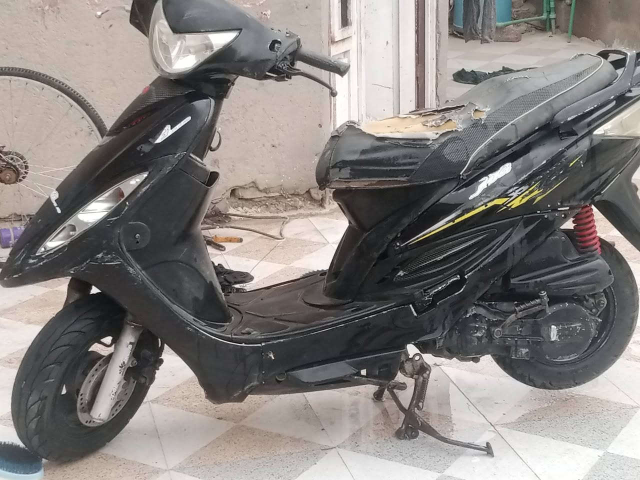 سلام عليكم شباب هاي دراجه جي 4نضافت كفرات 50بل ميه تواير جدد ضفيره شغاله مكينه خير من الله لا تنقص ولا تبخر مفتوحه مره وحده دراجه كلوب ما طافي بيها بس أبيعك كوم حديد تجي تشوف تقتنع ما الي شغل بيك عزه ما تعطل يمي بايعك كوم حديد شباب دراجه هاي كوم حديد لحد يجي ويكلي نقص شي وما عرف شنو بائع كوم حديد سعر 175وبيها مجال مكاني رفاعي


**إذا كنت صاحب هذا الإعلان وتريد حذفه لأي سبب، رجاءا أرسل رسالة إلى الدعم الفني**