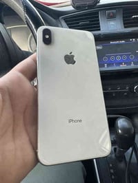 للبيع ايفون اكس ماكس  ذاكره ٢٥٦  بطاريه١٠٠ مبدل اصليه اصليه  جهاز نضيف...