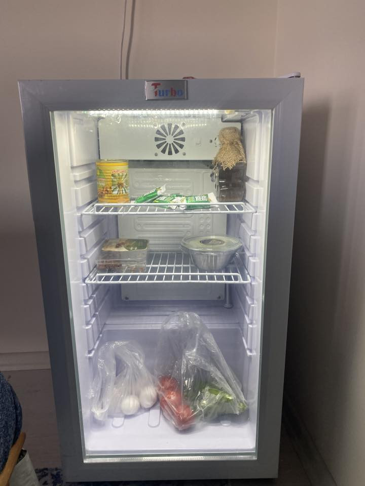 غراض للبيع نضيفة جدا مستعجل
‭٠٧٧٦ ١٧٣ ٨٧٢٤‬
