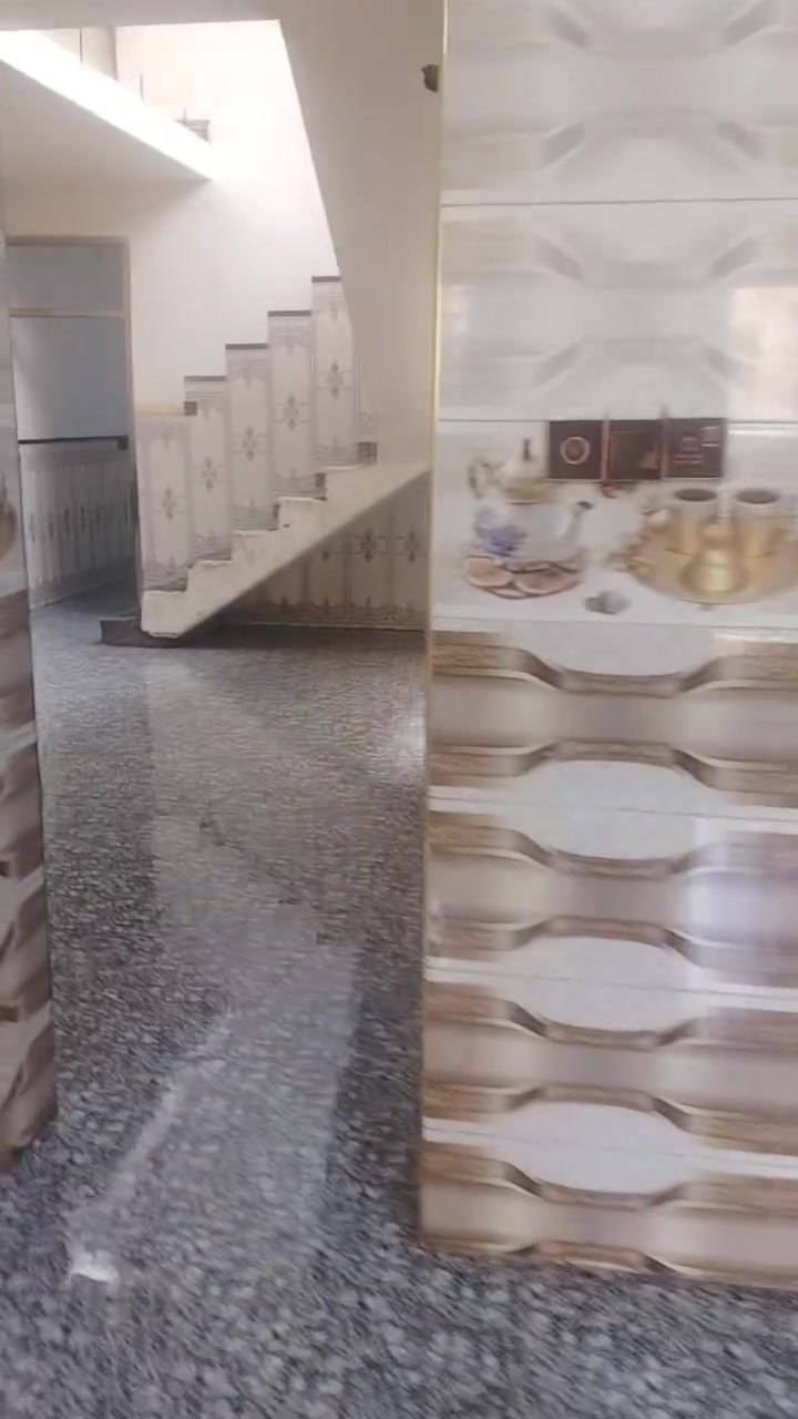 بيت للايجار طابق ثاني حي الرئاسه شارع ٢٠ خلف صيدليه الرئاسه بيت بناء حديث ***********
