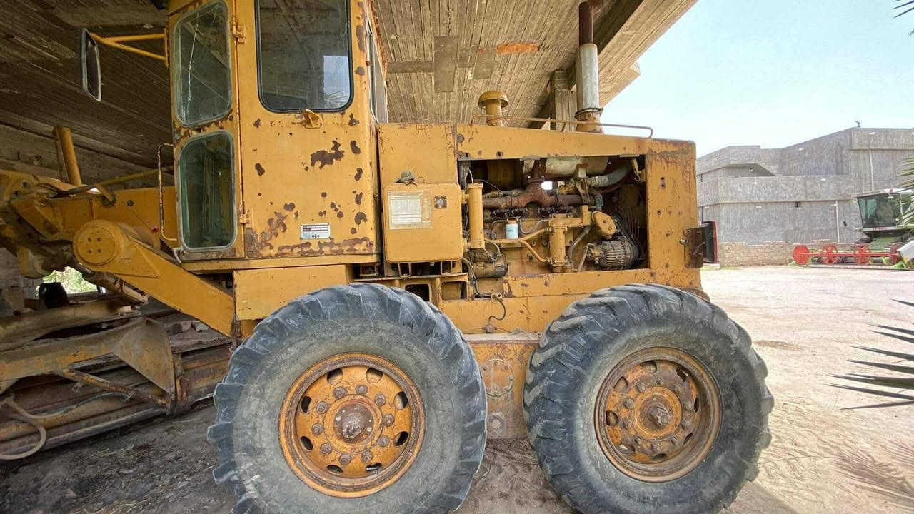 السلام عليكم 
كريدر كوماتسو  جي دي ار للبيع 
موديل 82  
مكينة ستندر بدون تنقيص من التبديلة للتبديلة 
هوزن اكسل صفاح كله ستندر شركة 
سكين جديد تخم تاير 
المكينة خير من الله شغل واطلع 
تحويل ثاني يوم سنوية لل٢٩ 
مابيها اي نقص 
للاستفسار الاتصال ع 
*********** 
*********** 
بسعر مناسب جدا محتاج فلوس 
مكانها الانبار
