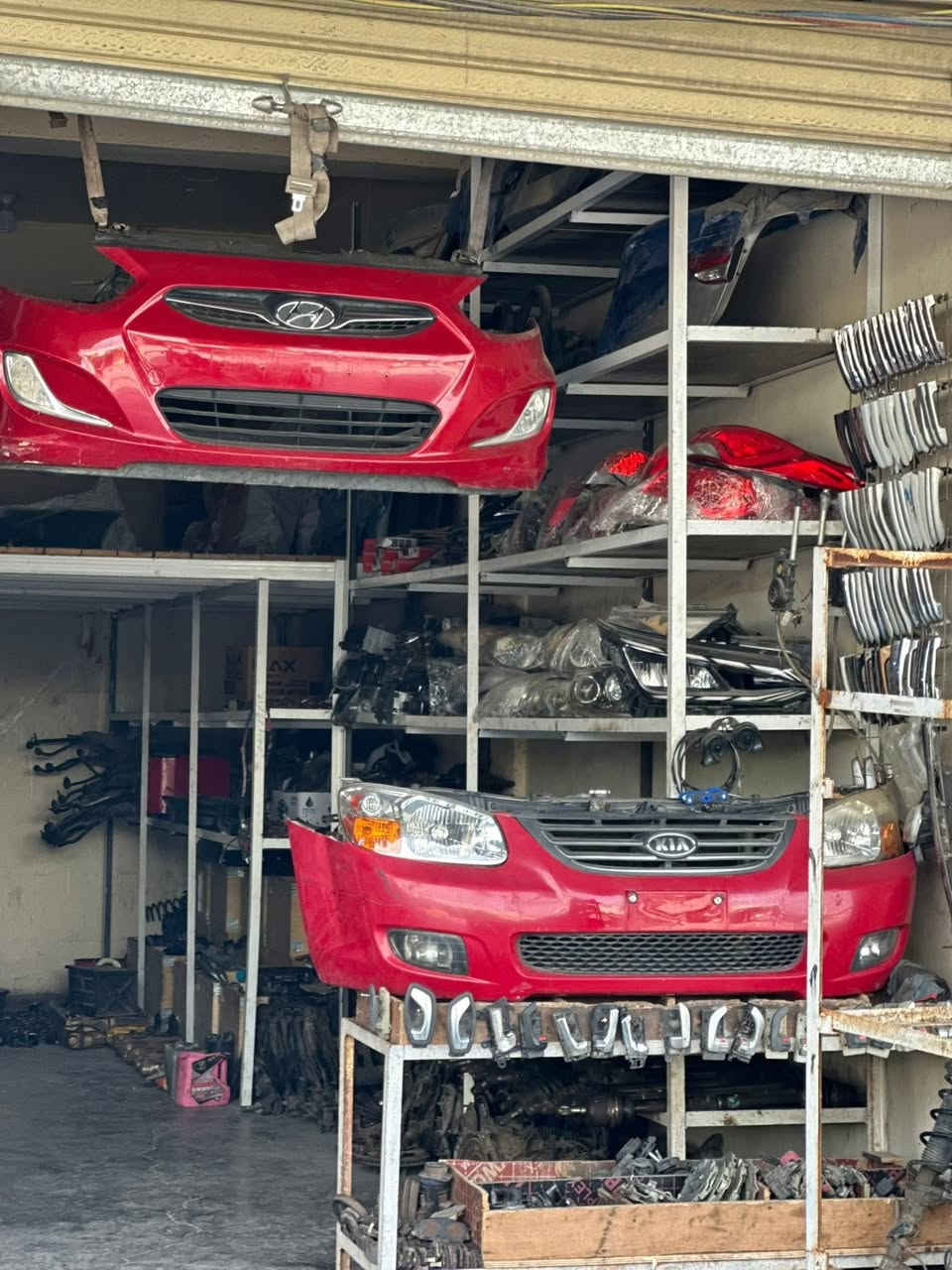 تم على بركة الله وصول حاويه جميع انواع السيارات الكوريه القديم والحديث في مجمع احمد الباسم 🛻🔥
الغراض مفوله والسعار مناسبه 
موقع ديالى بعقوبه الفرع الاول 
 الصناعه الاولى مجاور معمل ماء تشرين  
الفرع الثاني ام العظام صناعة سلوان
التواصل مع اصحاب المحل
*********** باسم
*********** علي 
*********** احمد
*********** بهاء
