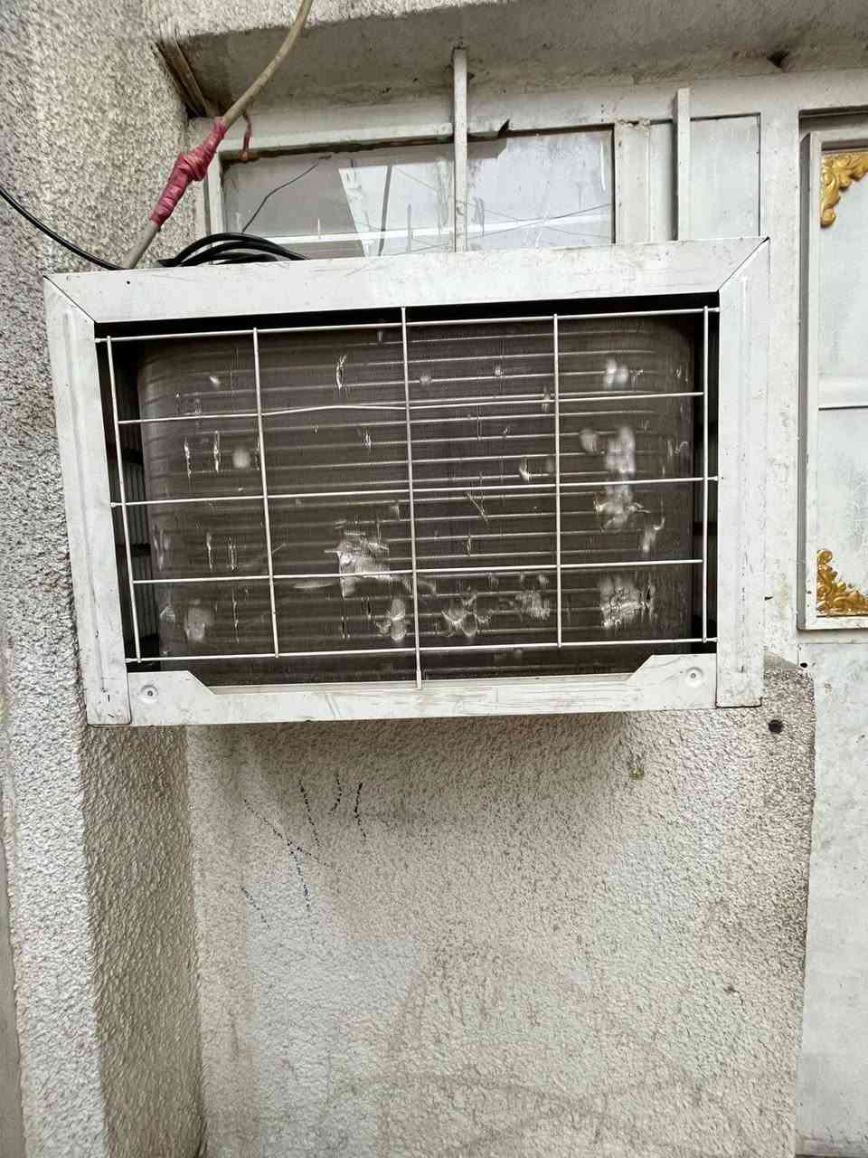 كامنتر ٣قطع ب٢٠٠ الف ومكيف طنين كرفت ب٢٠٠ الف علشغل تدفئة تبريد مكاني بغداد الحبيبية شارع سجة فرع مطعم سلام الاستفسار واتساب علرقم ***********
