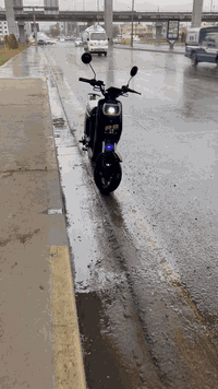 سلام عليكم دراجه شحن R8 المرغوب والمعروف بل سوك 4 نمر سرعه 109 عقل رياضي اشاره يمين يسار + رباعي لايت زينون عالي تاصي نضام البك R وبي نضام P دبلات شغاله كهربائيته كلها شغاله انطيك وياه بايدرات وشاحنه رقميه بي عواج بل ماشه قليل مايبين اصلن اذا تريد تعدلو بـ10 …' سعر الدراجه 425 وبيها مجال للشراي ماتشتري لاضل تسئل استفسار خاص او واتساب ***********
