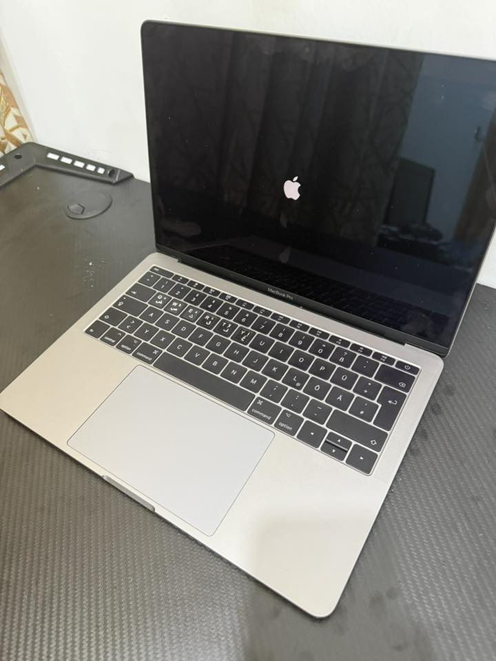 ماك بوك برو 2017 - 13.3 انج
مستعمل قليل نظيف جدا ، عدد دورات الشحن 155
SSD = 512 , RAM 8GB
الجهاز جدا نظيف واستعماله جدا قليل شبه الجديد 

مكاني كربلاء المقدسة / النجف الأشرف / القادسية
 ، لا يوجد لدي خدمة توصيل 
رقم التواصل : ***********
