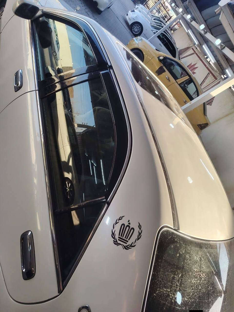 ملكة موديل 2000 فول فتحة أربع دكم تبريد خلفي السيارة جاهزة كمرك مدفوع السعر 95اوبيهه مجال مكاني الكوفة ا الاتصال على الرقم *********** الشراي بدون خاص اتصال فقط 
اكفله من الكص ولاصوليات سيارة جاهزه
