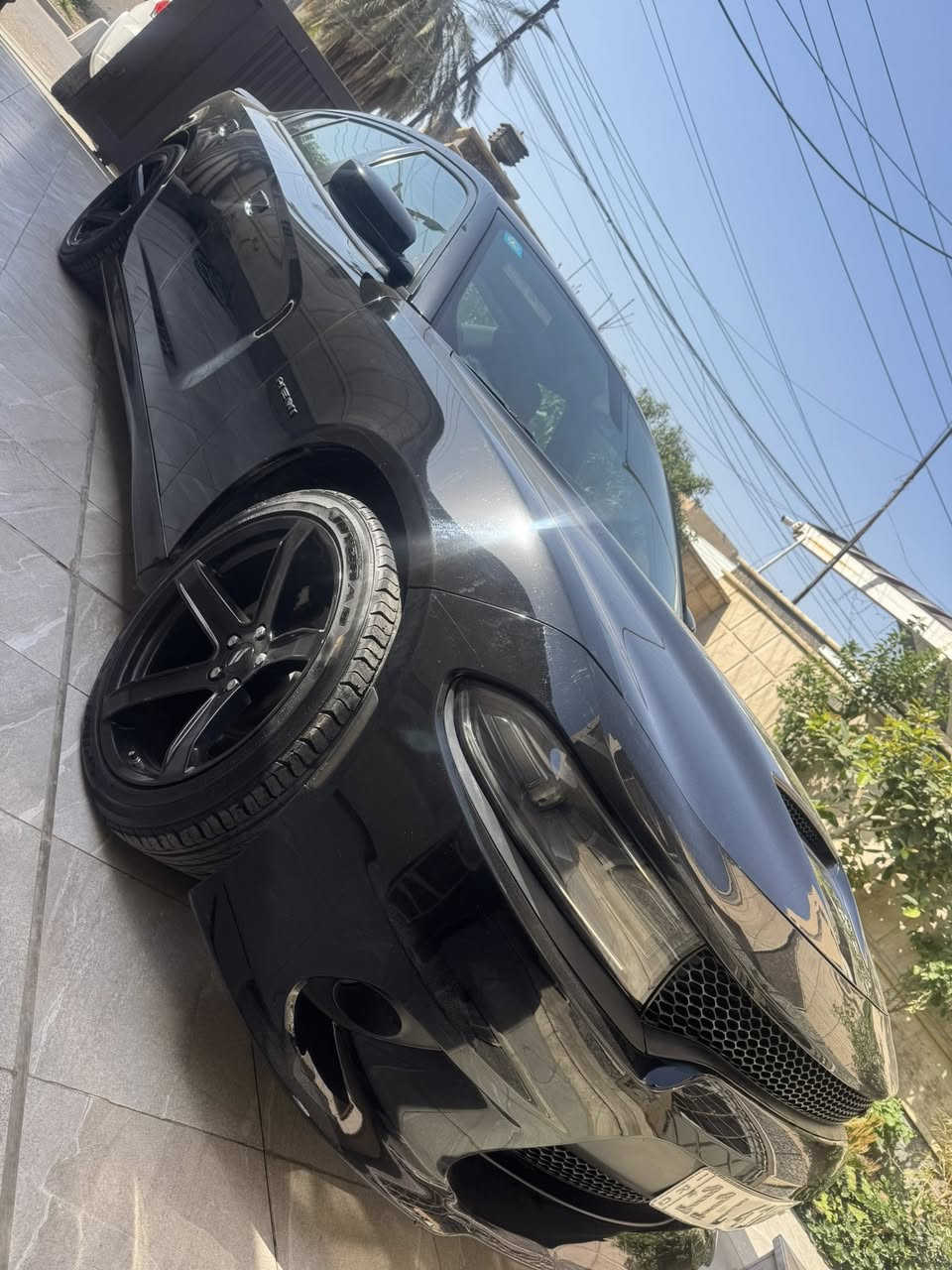 سلام عليكم جارجر موديل 2022 هيمي مكينة 5700 ستوك بدون تزويد يعني بلادية ع وضع الشركة وع ايدي سيارة جديدة جداً واحلى من الصور  ماشية 40 الف رقم بغداد بأسمي حادثها فقط الجاملغ الامامي حادث كلش خفيف وصور الحادث موجودة بل منشور السعر 270 ورقة وبيها مجال مكاني بغداد الكرخ ***********
