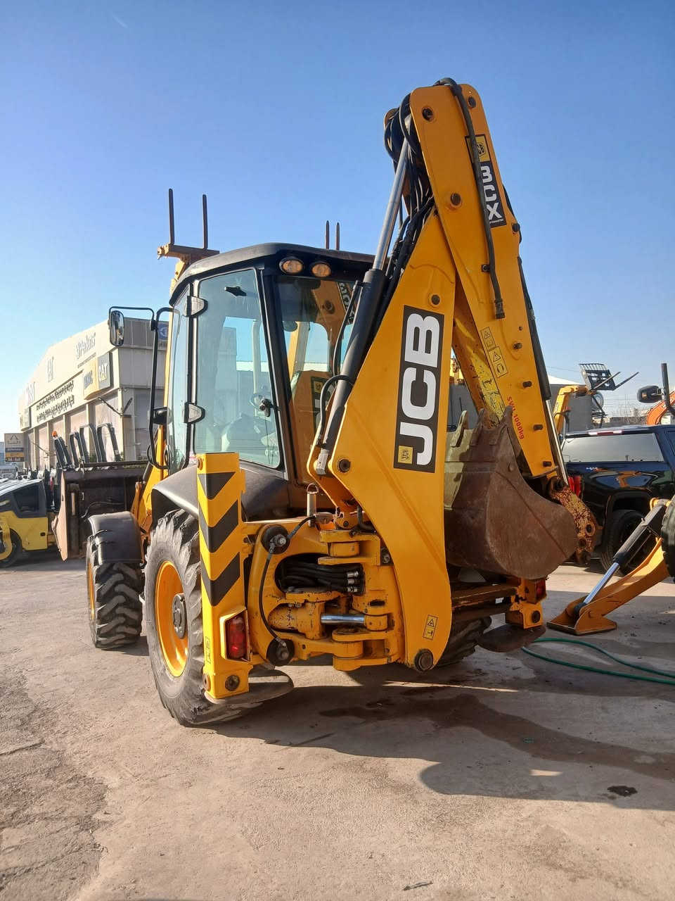 Jcb
2012
سعر 470
***********
