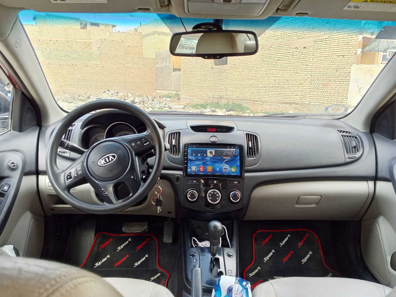 سياره للبيع كيا فورتي 2010 محرك 2000 دوش سياره باسمي رقم بغداد تفاصيلها بالسونر مكان السياره بغداد سعر 92 وبيها مجال رقم الهاتف ***********
