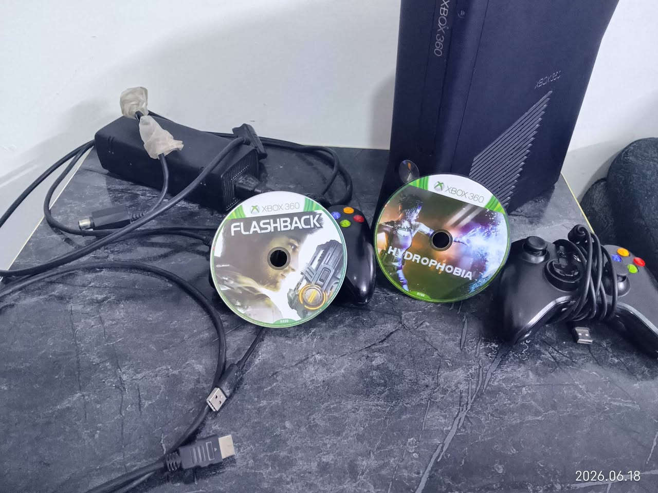 جهاز Xbox 360 slim مهكر للبيع
موجود وياه جوستكات 2 مع سلك hdmi و قراص 2 
يحتوي على 162 لعبه منها gta5و gta sn و درايفر سان فرانسيسكو مساحه 256
الجهاز غير مفتوح
السعر 150
بغداد المنصور 
والتواصل خاص


**إذا كنت صاحب هذا الإعلان وتريد حذفه لأي سبب، رجاءا أرسل رسالة إلى الدعم الفني**