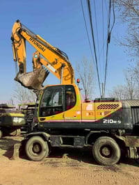 هيونداي 210W-9 • معدات ثقيلة • حفارة بعجل