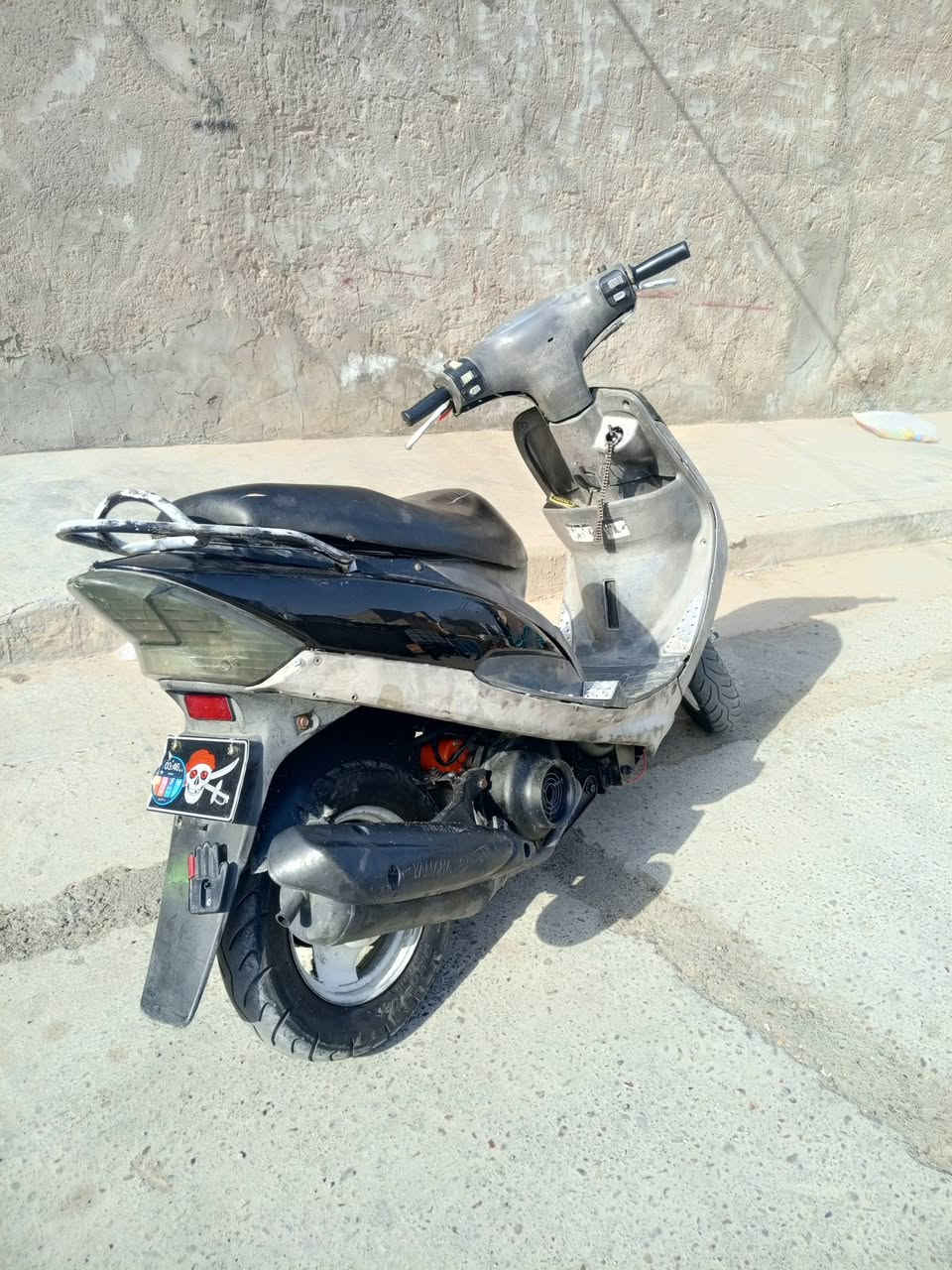 السلام عليكم شباب رمضان كريم عليكم دراجه ماكس منقولي مال جناي الدراجه تأخذه ربع ما ذب عليه نكره سلف وهندر كهربايات شقاله بغداد حي نصر سعر 325بيه مجال ه‍ ***********
