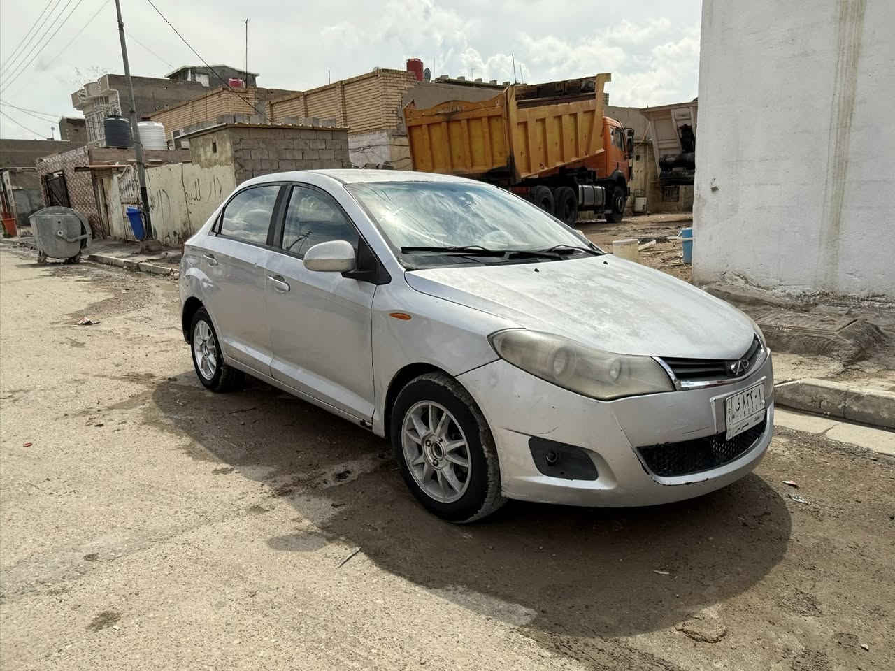 للبيع شيري مديل ٢٠١١ رقم بغداد مكان البصره مكينه وكير جدد تخم تاير تبريد شغال سياره حلوه وجاهزه سعرها ٣٠ ورقه وبيها مجال ***********
