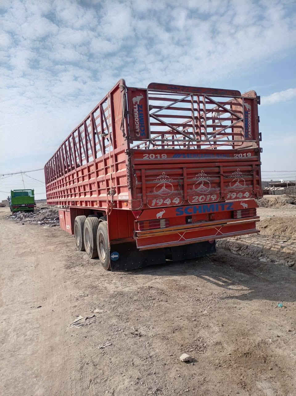 السلام عليكم
عربانه عمل للبيع شاصي 16 دناكير 14 طول 12 ونص
للاستفسار الاتصال على الرقم ***********
