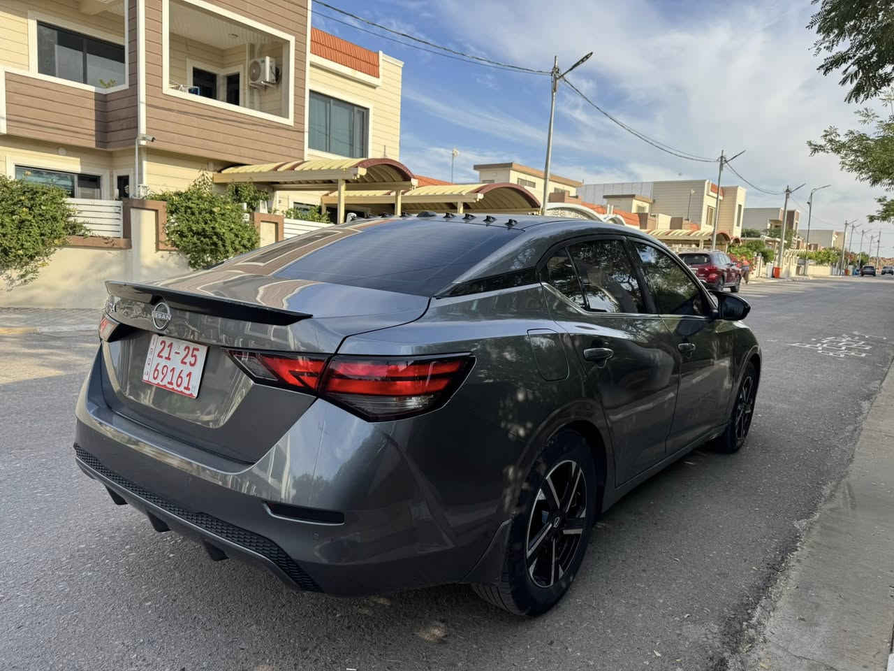 سلام عليكم للبيع نيسان سنترا ٢٠٢٤ وارد امريكي موصفات svاخت الكلين بارد صغير بل جاملغ فقط بدون بدواخل   ماشي ٣ ميل فقط زيرو مكفوله من كلشي بدون رقم يترقم شمالي فقط  سعر ١٥٣ مجال بسيط جدا للشراي اتصال بل رقم *********** مكان ديالى خانقين رقم شاصي مرفق مع الصور
