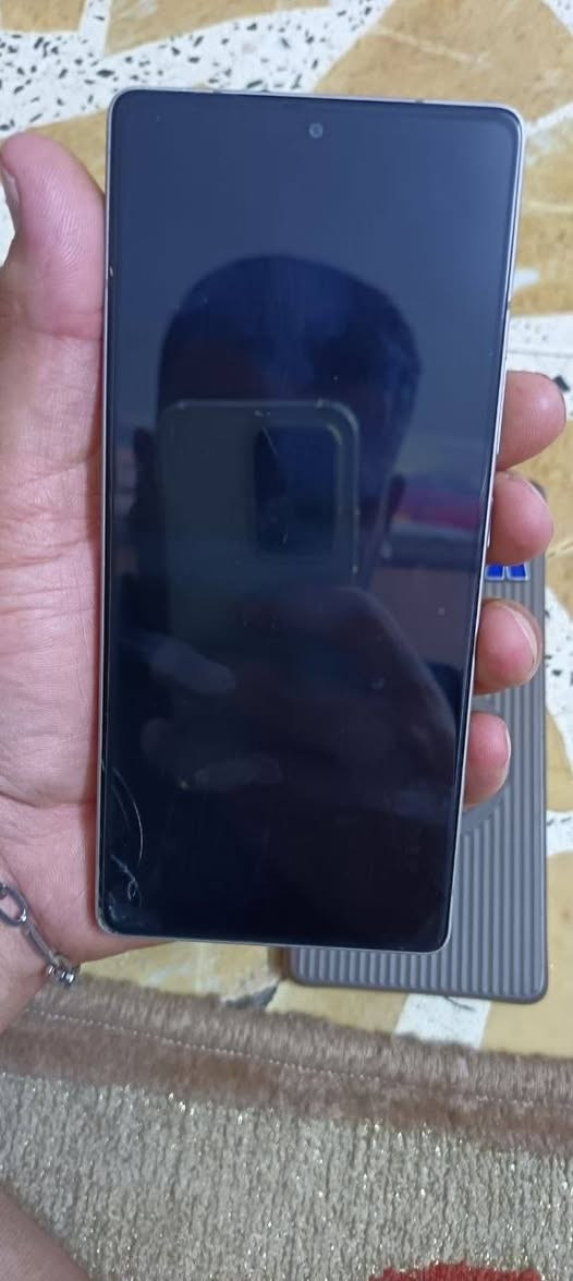 أنفنكس نوت 50ذاكره 256 عشوائيه16 بطاريه 5200 بصمه بالشاشه سماعات ستيريو الجهاز مكفول من اي عطل فقط فطر بالشاشه موضح بالصور بدون ملحقات رايده ب200 بي مجال قليل مكاني بغداد الشراي يراسلني واتساب ***********
