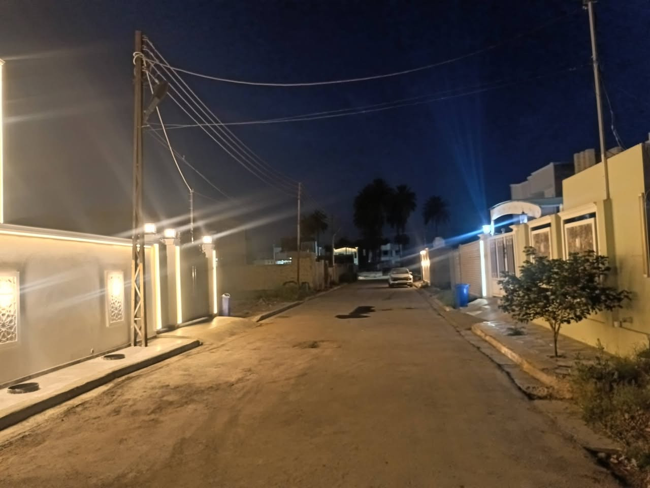 السلام عليكم
 قطعه ارض للبيع 
سند ٢٥ المساحه ٢١٠ متر ٧*٣٠ 
الموقع سلمان باك حي الصحه قرب السده 
مخدومه بالكامل السعر ١٢٠ وبيها مجال 
للاستفسار خاص او على الرقم 
***********
