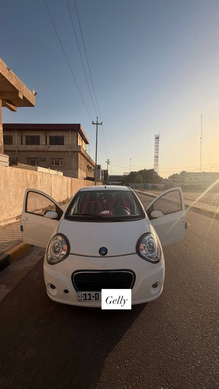 السلام عليكم
 باندا موديل ٢٠١٢ رقم بغداد رقم الجديد  مكينة كير نظيف جداً اوتوماتيك تبريد ثلج  شاشة كامرة باتري جديد تخم تاير دوشمة جديدة غرفتة نظيفة جداً  مكانه النجف 
للتفاصيل أكثر اتصل ***********
