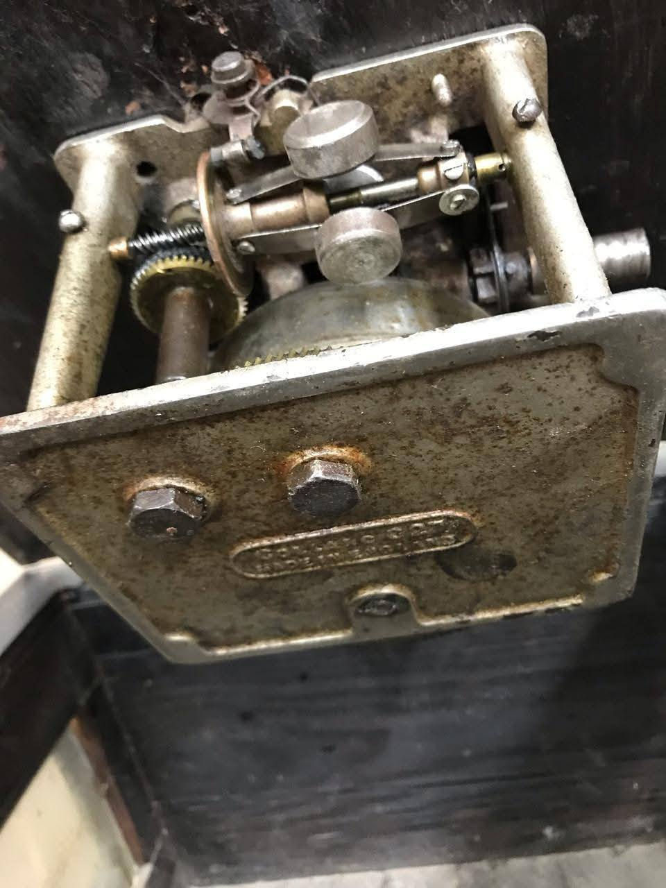 جرامافون انجليزي اصلي مختوم قديم بيحكي تاريخ شغال  ماركه ماستر فويس إنتاج 1940 وشغال  ٢ زمبلك شغاله تمام خشب عتيق سليم تماما دون أي كسور المقاس الاوريجنال الجرامافون دون أي تعديل ومعاه اسطوانه حجر اجنبي  و5أبره اصليه تحف وانتيكات ومقتنيات قديمه مناسبه للديكورات الفلل والقصور والكافيهات والمطاعم العريقه 
للإستفسار 

01200447428

01011385187

 #أنتيكات

#تحف_قديمة #VintageDecor #ClassicStyle

#زمن_جميل

#جرامافون

#Gramophone

#VintageVibes

#زمن_الفن_الجميل


**إذا كنت صاحب هذا الإعلان وتريد حذفه لأي سبب، رجاءا أرسل رسالة إلى الدعم الفني**