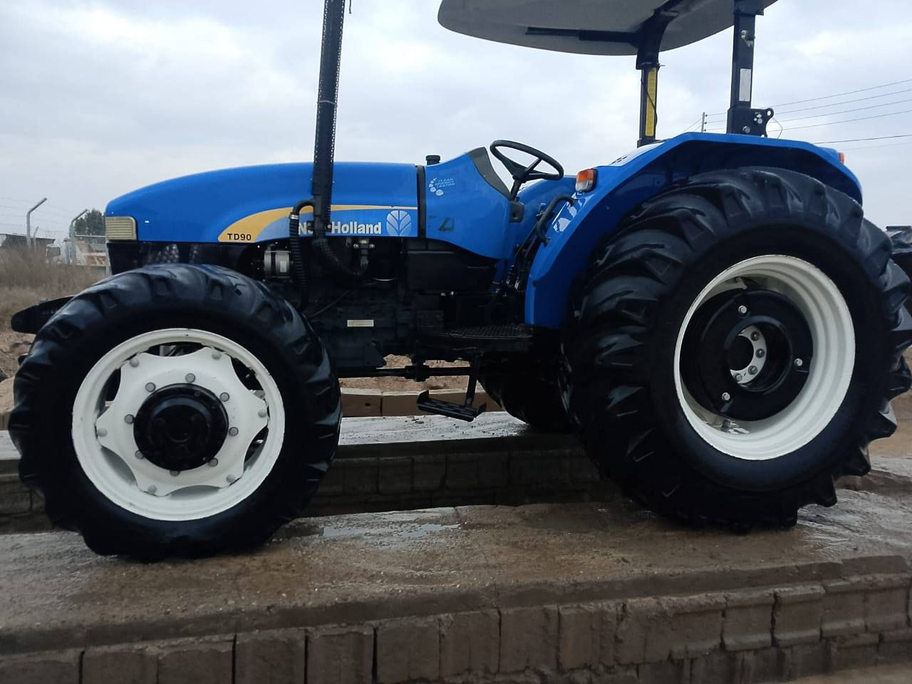 نيوهولند حجم 90 سوبر 
مكفوله كفاله عامه شرط شركه ***********
