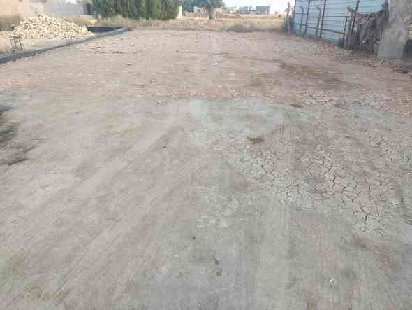 مساحه الارض 400 متر مسيجه رباط كونكريت
مدفونه سبيس مال بناء خدمات 
كاملة كهرباء قوية وماء اسالة منطقة سكنية 
عنوان طريق السنية السياحي قرب مدرسة التصافي 
مقابل مشروع ماء الديوانية أو مجمع توحيد العفلوكي 
عن الشارع حوالي 150 متر سعر مناسب جدا لشراي يتصل وبي خير ويدلل ***********
