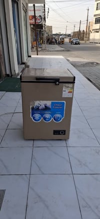 مرحبآ مجمدة ماركة رويال حجم 6 قدم صغيرة شغالة وظمان بشغلهة نظافتهة مثل...