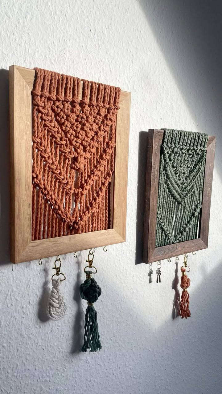 "الجمال الحقيقي يكمن في التفاصيل التي تُصنع بحب وصبر. ✨
كل عقدة في قطع المكرمية (Macrame) هذي انشغلت بدقة لتضيف لمسة دافئة ومميزة لبيوتكم. 🌿 سحر الخيوط الطبيعية يغير روح المكان بالكامل!
ما هي أكثر قطعة نالت إعجابكم؟ 🧵👇
للطلب أو الاستفسار، يسعدني تواصلكم عبر الرسائل الخاصّة 💌"
مكرمية #أعمال_يدوية #صنع_بحب #ديكور_بوهيمي
#Macrame #MacrameArt #Handmade #BohoDecor #MacrameDesign


**إذا كنت صاحب هذا الإعلان وتريد حذفه لأي سبب، رجاءا أرسل رسالة إلى الدعم الفني**