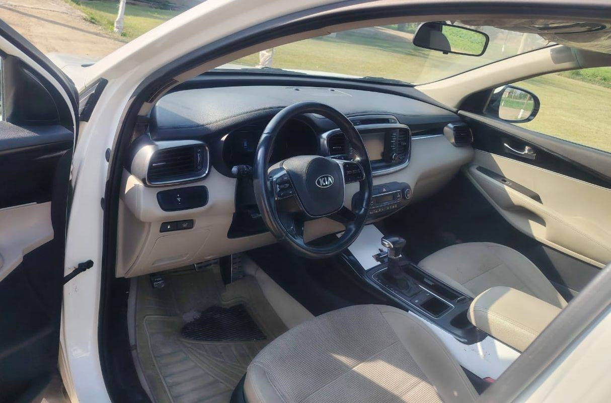 السلام عليكم 
سورنتو خليجي للبيع موديل ٢٠
السياره جديده ومكفوله من الصبغ والباردة 
مكينه ٤ ٧ راكب
السعر 210 
مكاني بغداد ابو غريب 
رقم الهاتف ***********
***********
