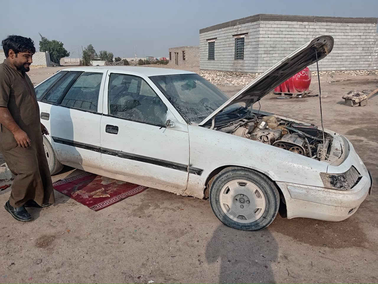 السلام عليكم سياره للبيع راعيه ميت تكفل سرقه سياره خير من الله بس بيها بخاخات تعبانه لسعر ١٢ بيه مجال حك جيه ***********
