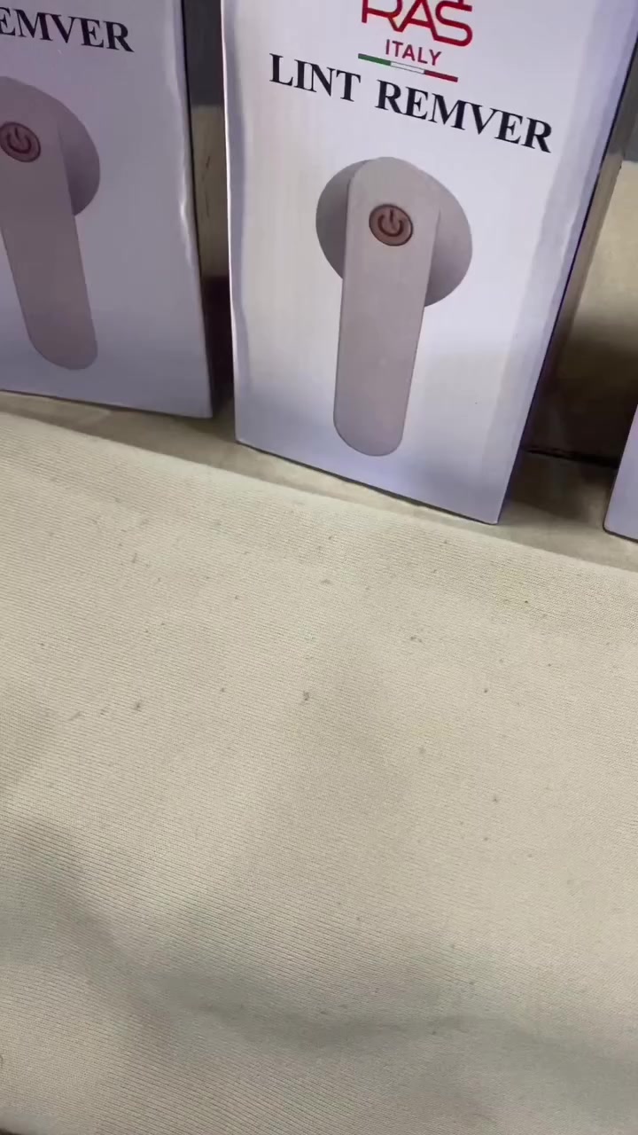 ✨⚡ خلي ملابسك دايمًا نظيفة ومرتبة بسهولة!

جهاز إزالة الوبر بتصميم عملي وناعم يحافظ على الأقمشة بدون خدوش 🧥
شفرات قوية من الستانلس ستيل مع قاعدة إضافية لأداء يدوم أطول 🔄
بطارية قابلة للشحن + منفذ Type-C لراحة أكثر 🔋

نظافة سريعة… وأناقة تدوم 💯.

السعر مع التوصيل 12الف.

#ادوات_منزلية # جهاز_ازالة_الصوف #تجارةإلكترونية


**إذا كنت صاحب هذا الإعلان وتريد حذفه لأي سبب، رجاءا أرسل رسالة إلى الدعم الفني**