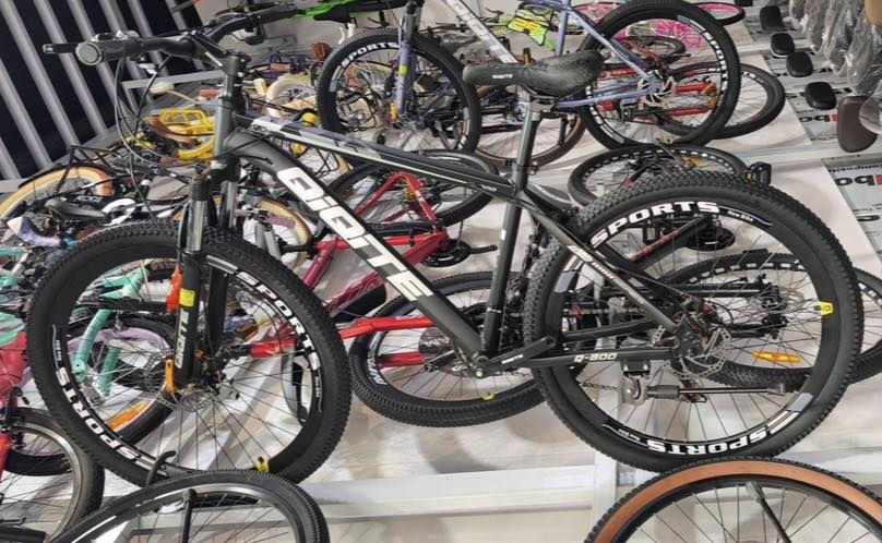 بسم الله الرحمن الرحيم 
دراجات 🚴‍♀️ MTB🎗️‼️
✅متوفر حجم 24/26/27.5/29
✅جوده جيده 
✅اسعار مناسبه
✅توصيل سريع 
للطلب والاستفسار مراسله الصفحه ✔️
او الاتصار على الرقم ***********
