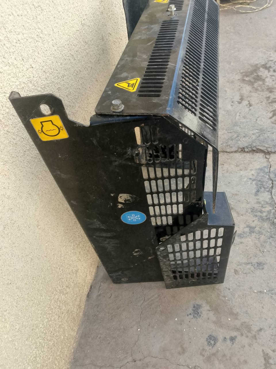 سلام عليكم  حاضن حديد مال بيركز انكليزي  الحديث الحاضن جديد كلش السعر 175 وبي مجال عنوان بغداد ابو غريب الستفسار اتصل علة هاذ الرقم او مراسلة واتساب ***********
