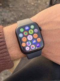 ساعة ابل • جيل 8 • سير اصلي