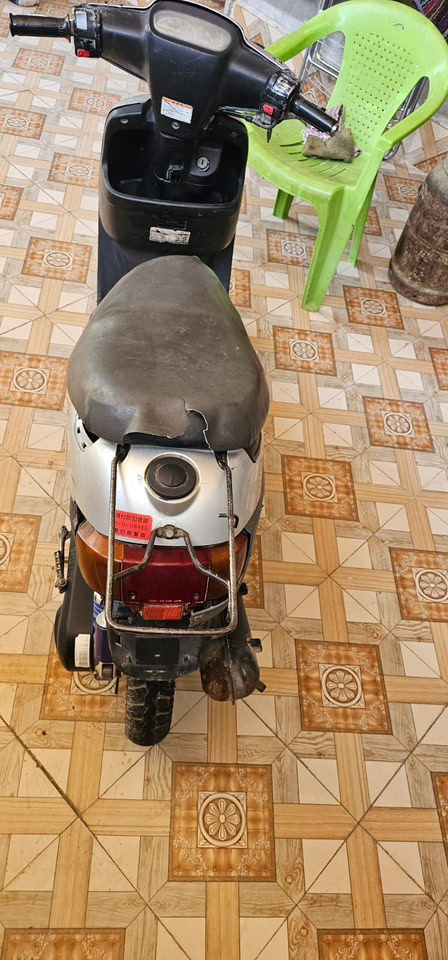 سلام عليكم دراجه بطه نضيفه بلاديه السعر 200 الف وبيها مجال الشراي يتصل ‭0771 862 4374‬
