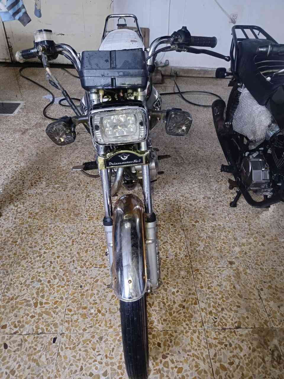 السلام عليكم... ماطور سونك موديل 2022 محرك مامفتوح بس الكير الثالث يفللت سعر 300وبي مجال قليل للشراي خاص ما اجاوب اتصال فقط 
***********
*********** مكاني كركوك
