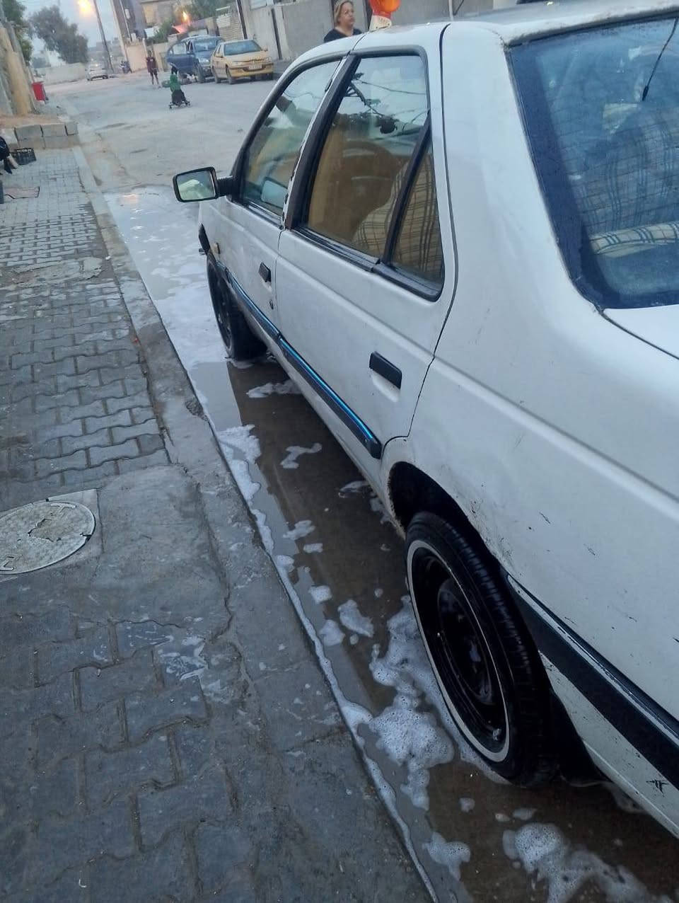 السعر 22مستعجل علا بيع
روا 2009 

سنويه + هزه + تخم تاير + باتري .. جديد 

تبريد ثلج 

يرحم والديكم اخوتي تعليق حلو ولاتكسر بل سعر الله يوفقك تحياتي 
عنوان بغداد 

***********
