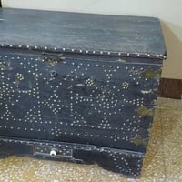 انتيكات قديمة • صندوق خشب كبير • شارع فلسطين