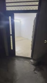 مشتمل ١٠٠ متر الايجار 🏡  مقابيل تشجير 🛤️  يحتوي على مدخلين   غرفه نوم ...