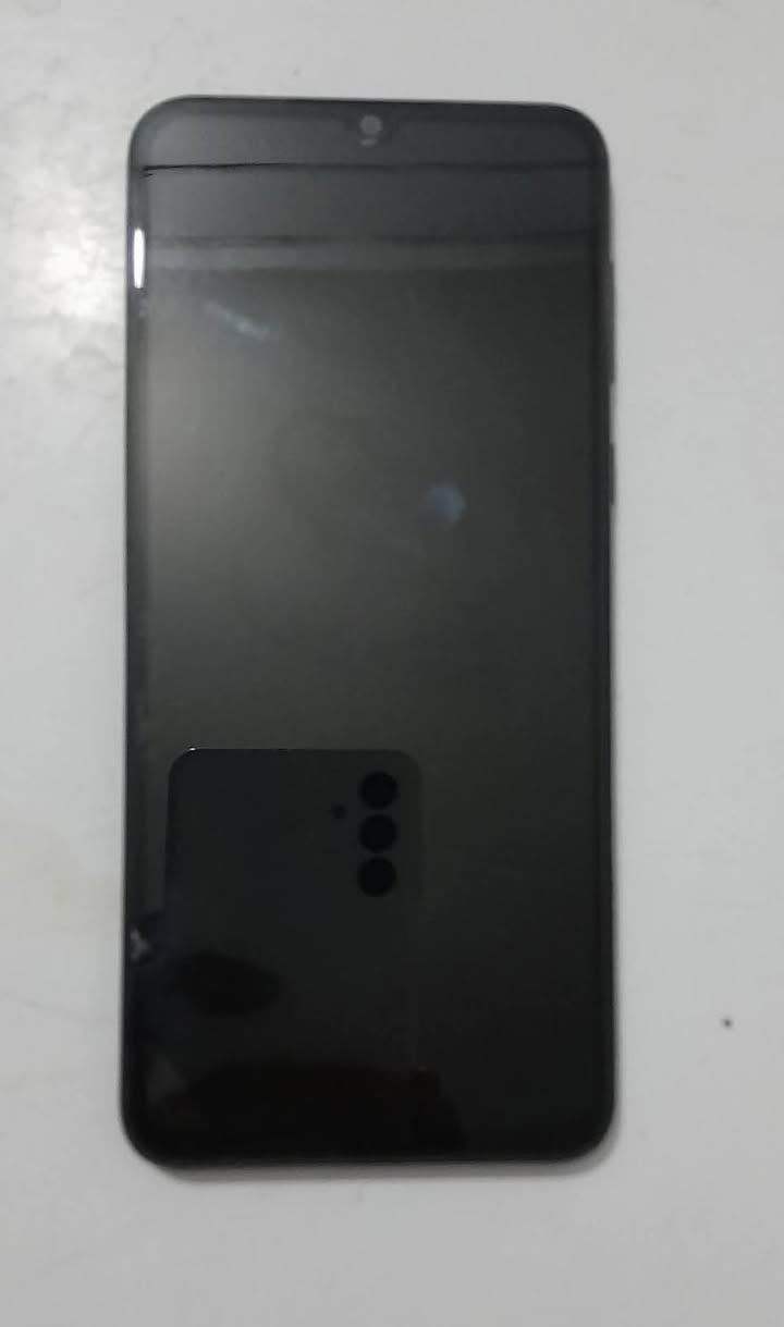 سلام عليكم جهازلبيع moto e 13 جهاز فول نضافه بس شرك بسيط جداً بل كفر   السعر 50 الف بي مجال بسيط اتصل وتدلل ***********

