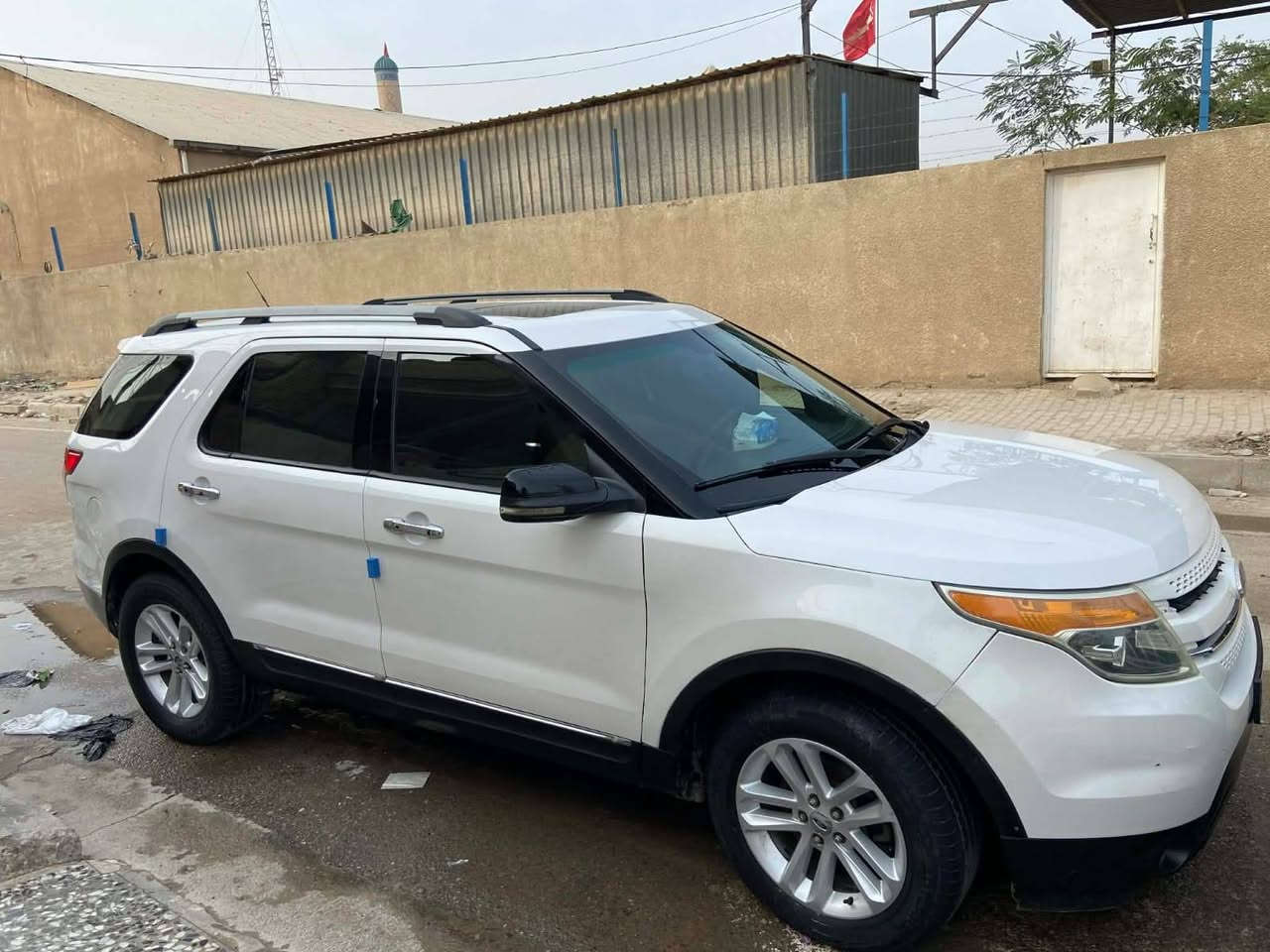 السلام عليكم للبيع  أو مراوس 
‏
FORD EXPLORER XLT 2011

الفئة XLT    
السعر :  135 
الموديل 2011
لوحات بغداد بسمي دولي
المحرك 6 سلندر 
  3500 
المواصفات 
فور ويل 4WD
 الداخل (بيجي)
تحكم ستيرن 
كشنات كهرباء 
وضعيات قيادة 
تبريد مركزي 3 قطع
اوامر صوتية
كشافات ضباب 
 سبعة راكب و تبريد مركزى
ويل 18
مانع انزلاق 
اندرويد اوتو 
اوتو هولد 
💠 سيارة اثنين قطعة كلير
بدون ضرر فقط بدون 
***********
‏‎‏‎العنوان بغداد  او بعقوبه
