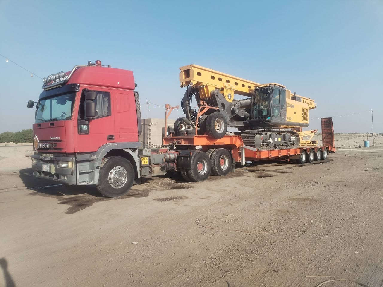 سلام عليكم من رخصت صاحب الكروب عندي راس او عربانه لودر راس سكس ويل موديل ٩٢ مكفول كير مكينه تتفه تبريد حداديه كهربايات تخم تاير جاهزه من الخير ابيع بس راس وبيع كامله عربانه عمل خير من الله حماله محمل  ٨٥ طن عربانه عمل طول ١٠ اونص العرض ٣٤٠ ارتفاع ٩٠ خير من الله رقم تليفون ***********  ابو احمد
