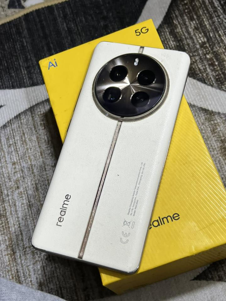 السلام عليكم

Realme 12pro+

ذاكرته 512

بطاريه 5000mlA

بصمه وجه فيس ايدي 

بصمت اصبع 

الكامرات 32Mp الاماميه

والخلفيه 120x

الشاشه 6.7بوصه

الطراز RMX3840

الجهاز اصلي وليس التقليد 

سعره 600او مراوس 13بروماكس 

***********متواجد
