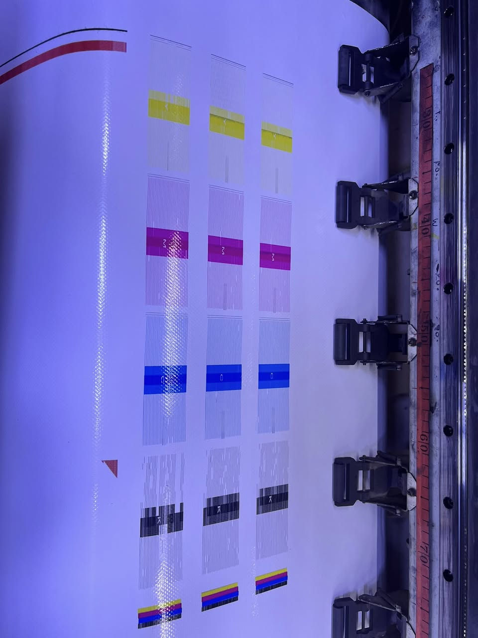 طابعة كونيكا للبيع
KM 512 42 pl 
الطابعة شغالة وتطبع لكن يحتاجلهة بعض الترتيبات بالكالبريشن والاعدادات 
٨ هيد رابط ٤ عليهة و٤ فاصلهن عنهة لكن شغالات منظفات 
صوندات جديدة 
ماطورات حبر وهواء جديدة 
فالفات جديدة 
يحتاجلهة فقط طوافتين مال حبر 
الطابعة شغالة وتطبع 
والتيست موضح بالصور مع التاريخ
مكان الطابعة شارع السعدون 
الاتصال ***********
