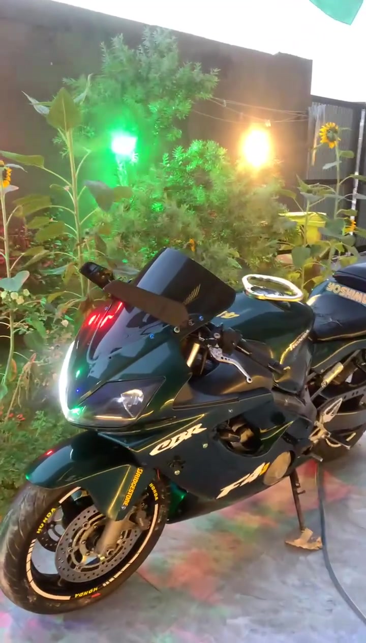 هوندا F4i 600cc للبيع
مكينه وكير كفاله مكينه 600cc الدراجه حلوه ومكينتها مشاءالله ناعمه ونيكل جديده ، 
حاط الها دبل فان علمود الحماوه يعني تنسه شي اسمه حماوه ، 
"مكاتبة فقط"
رايدها ب 26 وبيها مجال 
العنوان البصره المعقل
 ورقم الهاتف متواجد واتساب فقط" 
***********

