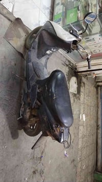 دراجه ستين ساسوكي للبيع كوم حديد شغاله ومحرك ناعم ٧٥ الرقم التواصل ٠٧٧...