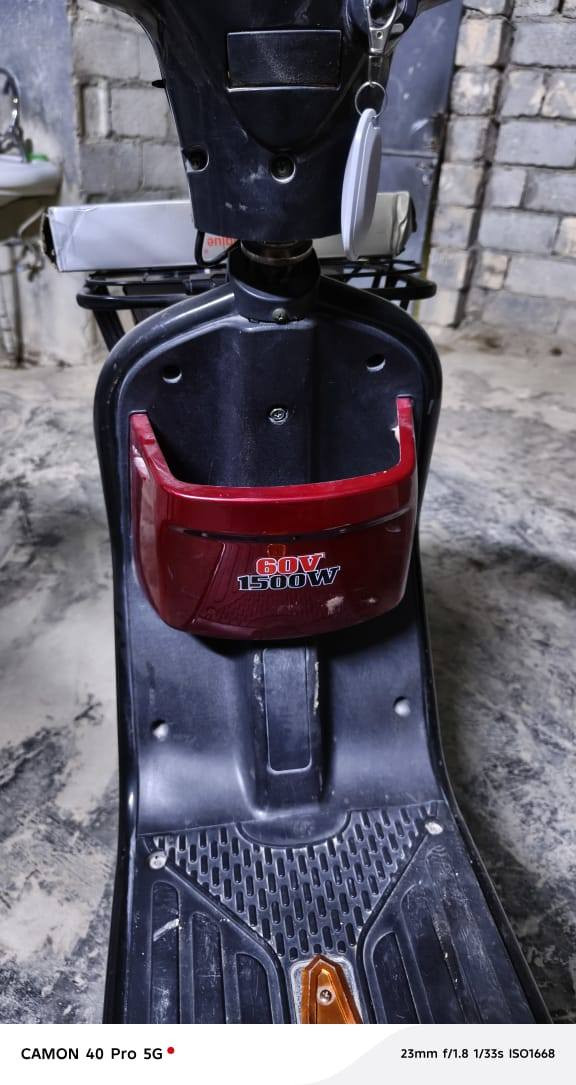 باسكل شحن للبيع 
ملف 1500W 60V
السرعه 99 طلقه 
نضيف جدا السعر 500 وبي مجال بسيط للاستفسار مراسله الصفحه او الاتصال على الرقم *********** المكان الحصوه حي عداي قرب مدرسه الشعب
