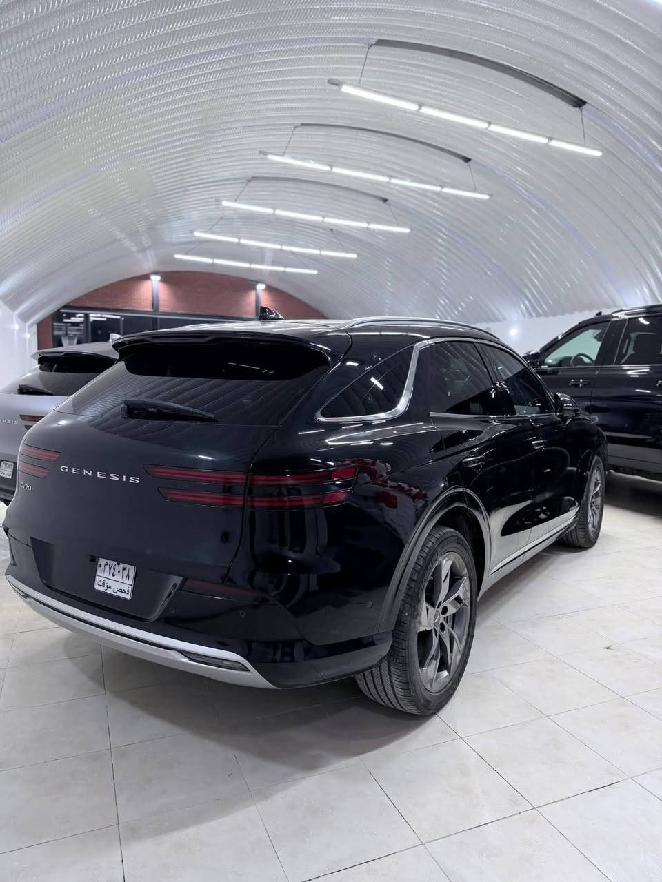 جينسز كهرباء بالكامل موديل 2024
سيارة SUV كهربائية بالكامل اقتصادية
دفع رباعي AWD دبل ماطور
تنطيك قوة حوالي 429 حصان و516 lb-ft عزم دوران
وفي Boost Mode توصل القوة حتى 483 حصان 
(زائد قوة مؤقتة عند التسارع)
الأداء
التسارع 0–100 كم/س تقريبًا 4.2–4.5 ثواني
أعلى سرعة حوالي 235 كم/س
سيارة سريعة وهادية بالكهرباء وتغلب منافسين كثيرين من فئة SUV الكهربائية
البطارية والمدى
سعة البطارية حوالي 77.4 ك.و.س
المدى الكهربائي الرسمي حوالي 450 كم للشحنة الكاملة حسب تقديرات EPA
شحن سريع من 10% إلى 80% بحوالي 18–20 دقيقة على شاحن سريع مناسب
بالاستخدام الفعلي ممكن تحصل على مدى أعلى داخل المدينة ومع قيادة معتدلة
الراحة والمساحة
مكان كافي لخمسة ركاب
تجهيزات داخلية فخمة
شاشة رقمية
نظام تكييف
مواد جلد
مميزات راحة متعددة تختلف حسب الفئة
مميزات إضافية
نظام V2L لتشغيل أجهزة كهربائية
نظام تعليق متقدم
نظام قيادة ذكي
قيادة هادئة بسبب الدفع الكهربائي

ال💎ــسعـر 🟥 :: رقم (1) تلـقـائـي 📮

رقم صاحب ســـيـارة ::***********
