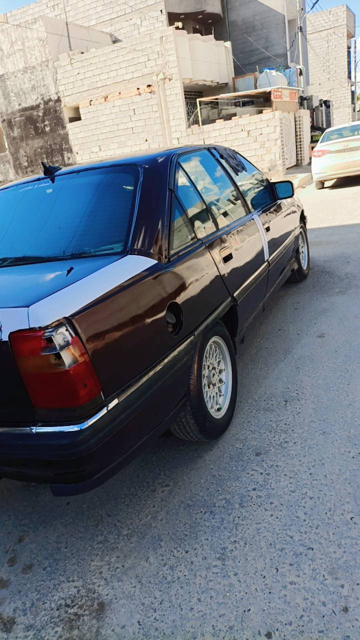 السلام عليكم
للبيع اوبل اوميكا سياره جاهزه 
تخم تاير جديد 
رقم ديالئ دولي سنويه 28تحويل ثاني يوم 
صدر امامي خلفي جديد 
مكينه وكير مكفولات 
السياره محوره كابريته يعني تنسه صرف البانزين خير من الله 
مصبوغه جماليه صبغ درجه اوله السياره جاهزه من كلشي ربع متصرف عليها  
عنواني ديالى بلدروز السعر 24وبيها مجال قليل ***********
