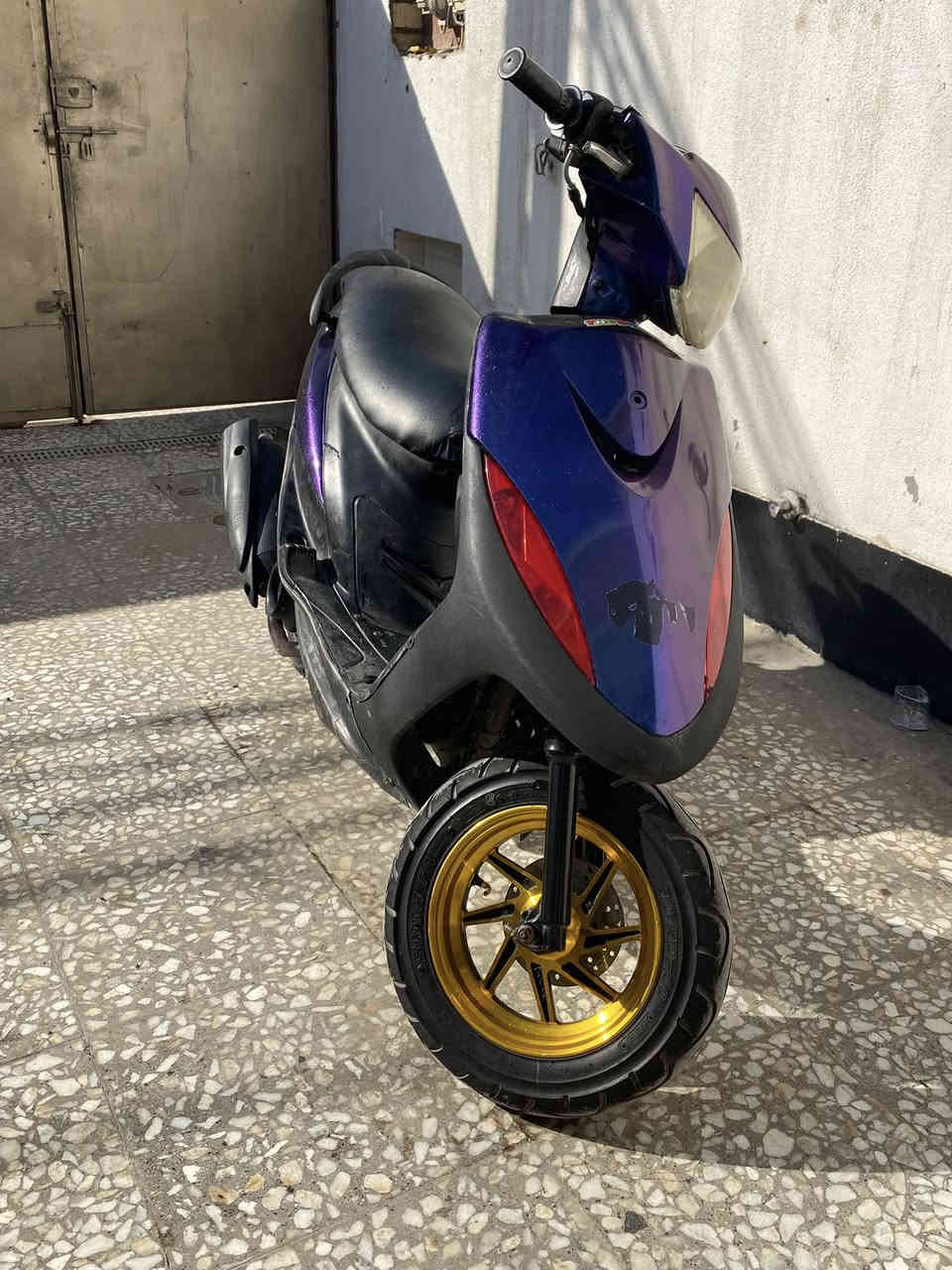 ماكس عدله مكينه ناعمه كلش كهربائيه كامله دراجه خير من الله ماتوكفك بشارع ابد نقصه بس سلف السعر 550العنوان الزعفرانيه شارع الكهرباء ***********
