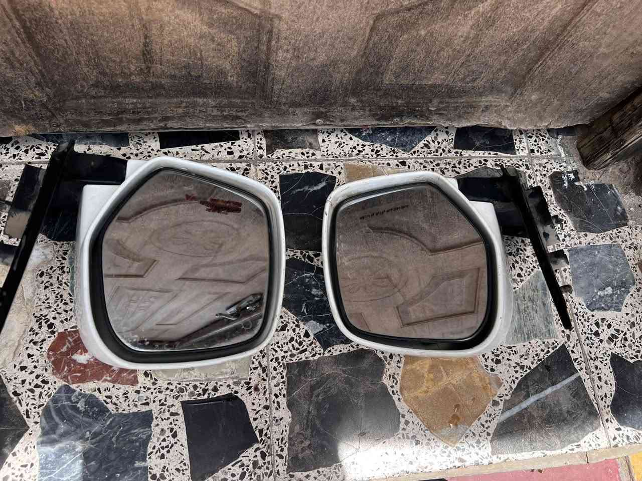 سلام عليكم درع نيسان جديد و مرايات مال جنبي أج تو جدد الدرع ب١٢٥ وبي مجال
هـ ***********
